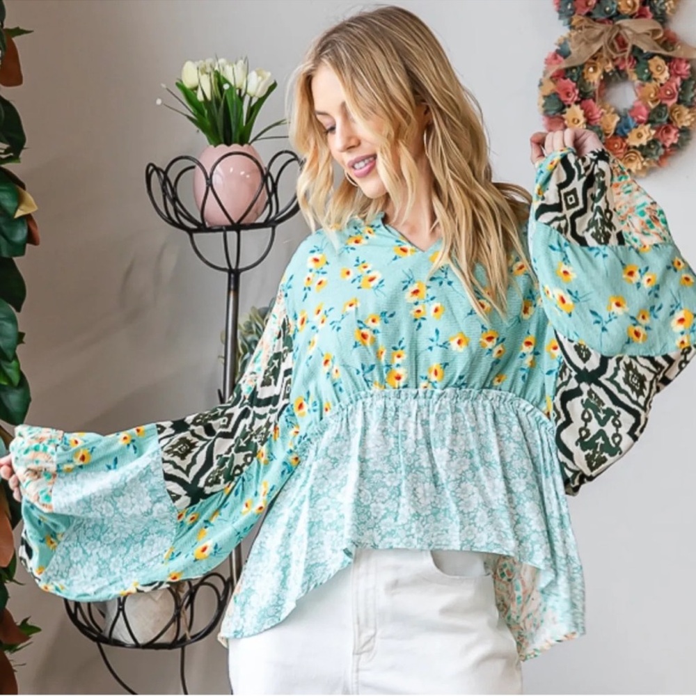59. NWOT Oli & Hali Floral Balloon Sleeve Blouse - Mint Green Multi